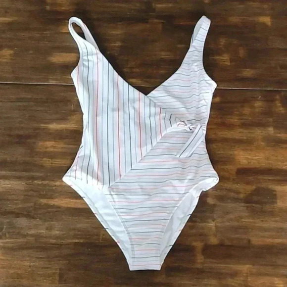 No Boundaries junior 17 artic white striped one- piece side knot tie - Picture 2 of 6